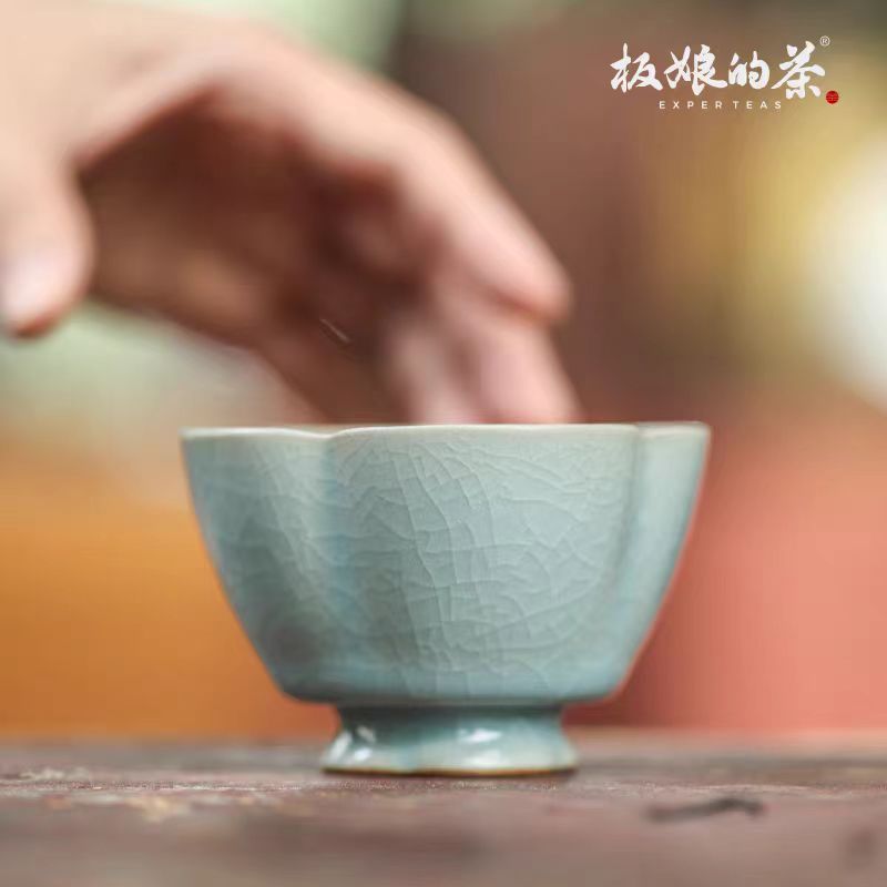 Xiaozhuozhai Handcrafted Ru Kiln – Sky - Blue Crackled Begonia - Shaped Stemmed Master Cup (65ml) - Five Roots Tea