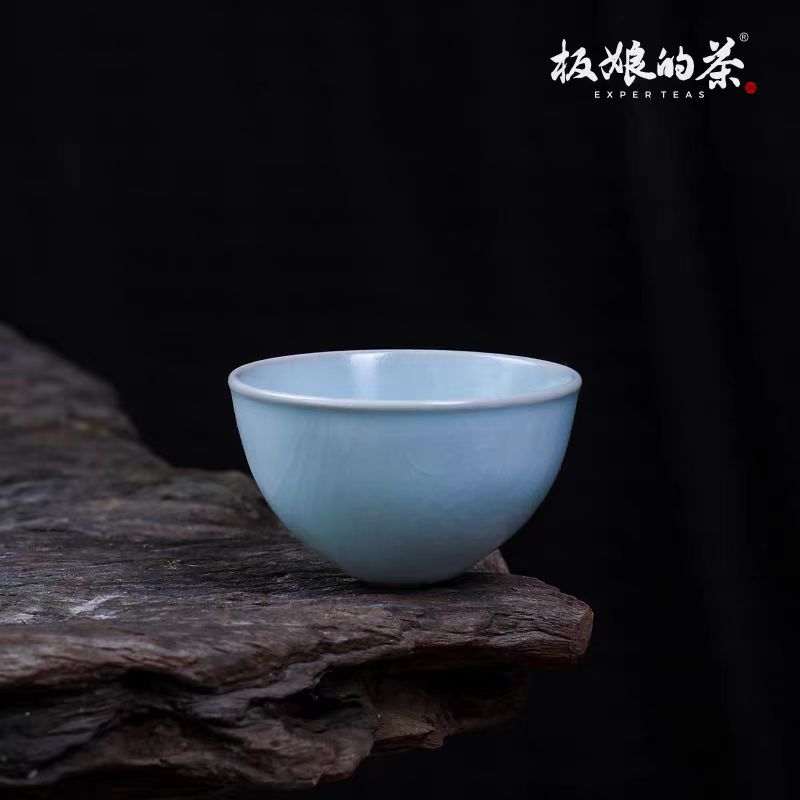 Xiaozhuozhai Handcrafted Sky - Blue Ru Kiln – Small Round Tumbler Master Cup (50ml) - Five Roots Tea
